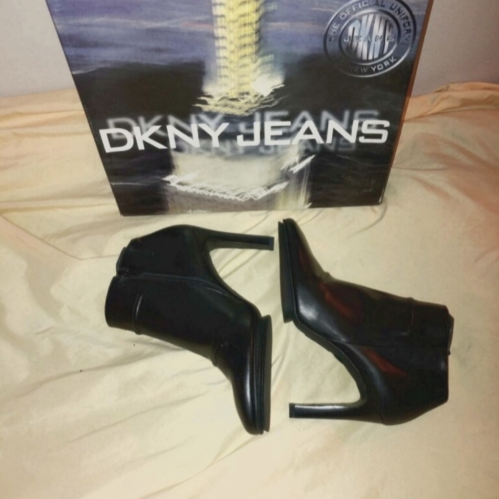 DNKY Platform High Heel Booties, Size 6 1/2